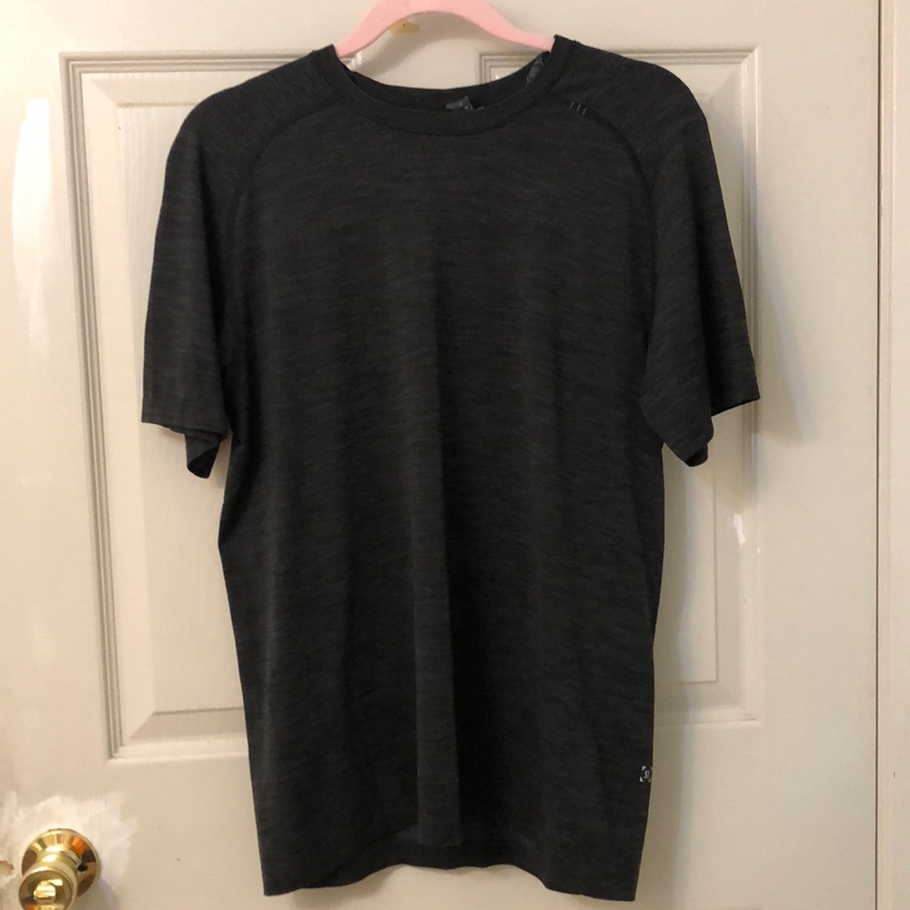 Lululemon Men’s Vent Tech short sleeve 1.0